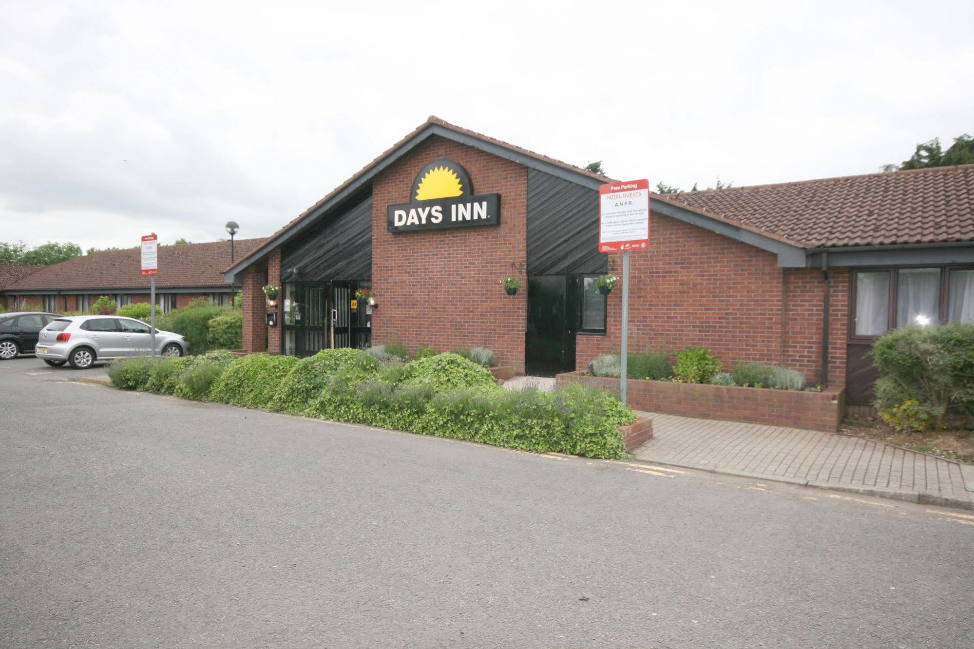 Days Inn Hotel Abington - Glasgow Exterior photo